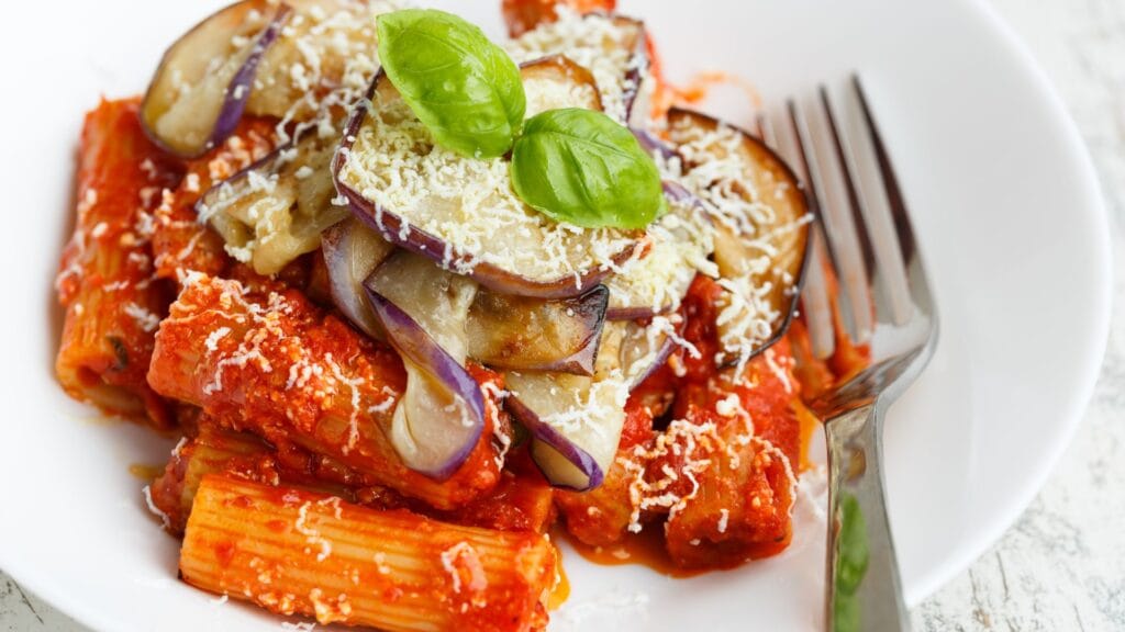 Easy pasta recipes: rigatoni alla norma